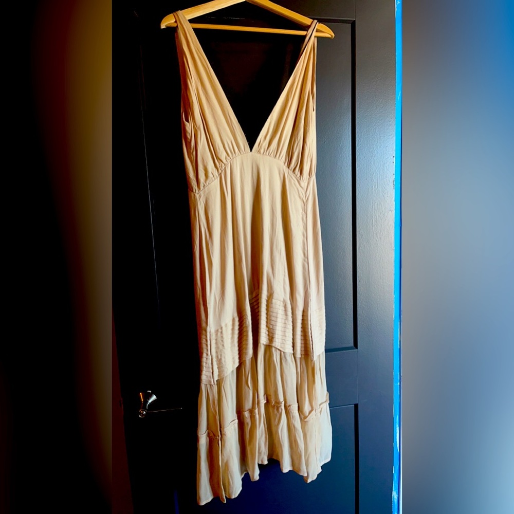 Aura New never word, Offwhite dress